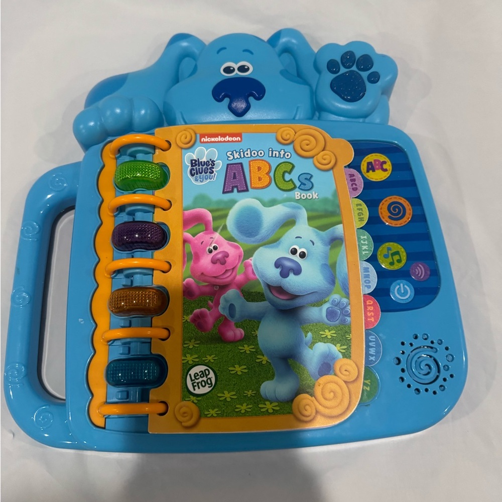 ✨LeapFrog Blue's Clues & You! Skidoo Into ABCs Book
